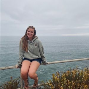 Meet your Posher, Holly